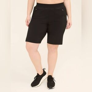LIVI Stretch Woven Bermuda Short 22/24